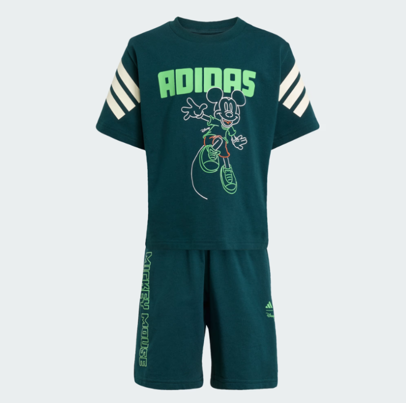 Conjunto de shorts y polo para niños