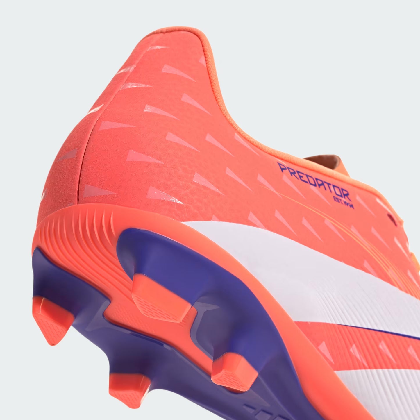 Chimpunes Predator Club para terreno firme/multiterreno