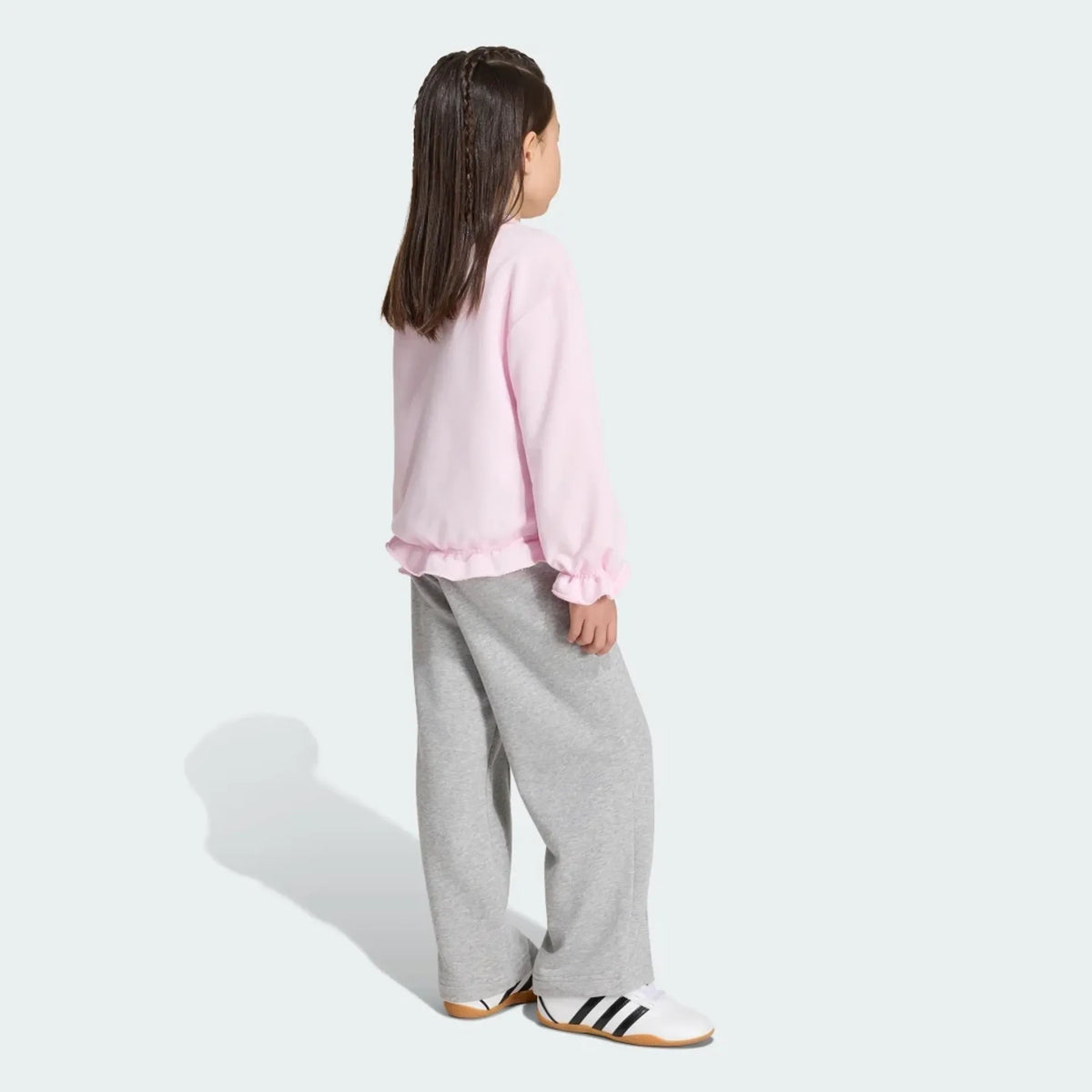 Conjunto deportivo con volantes de la colección Seasonals para niñas pequeñas
