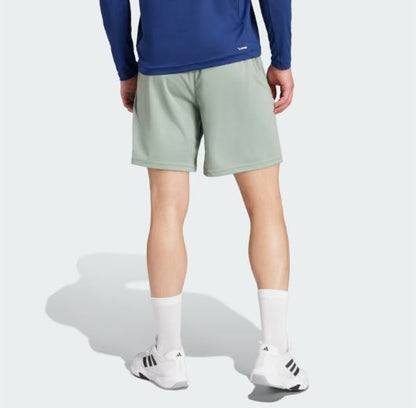 Shorts Train Essentials Logo