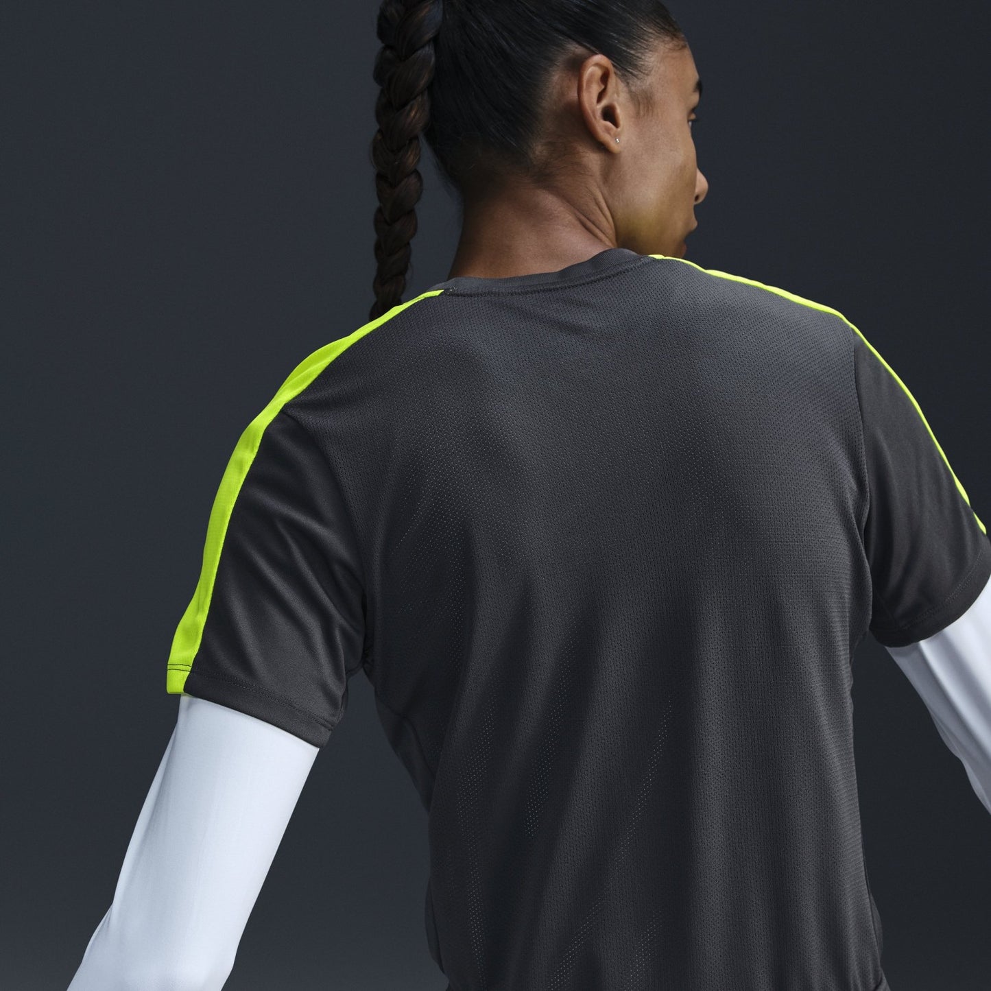 Camiseta Nike Dri-FIT Academy para mujeres - Gris