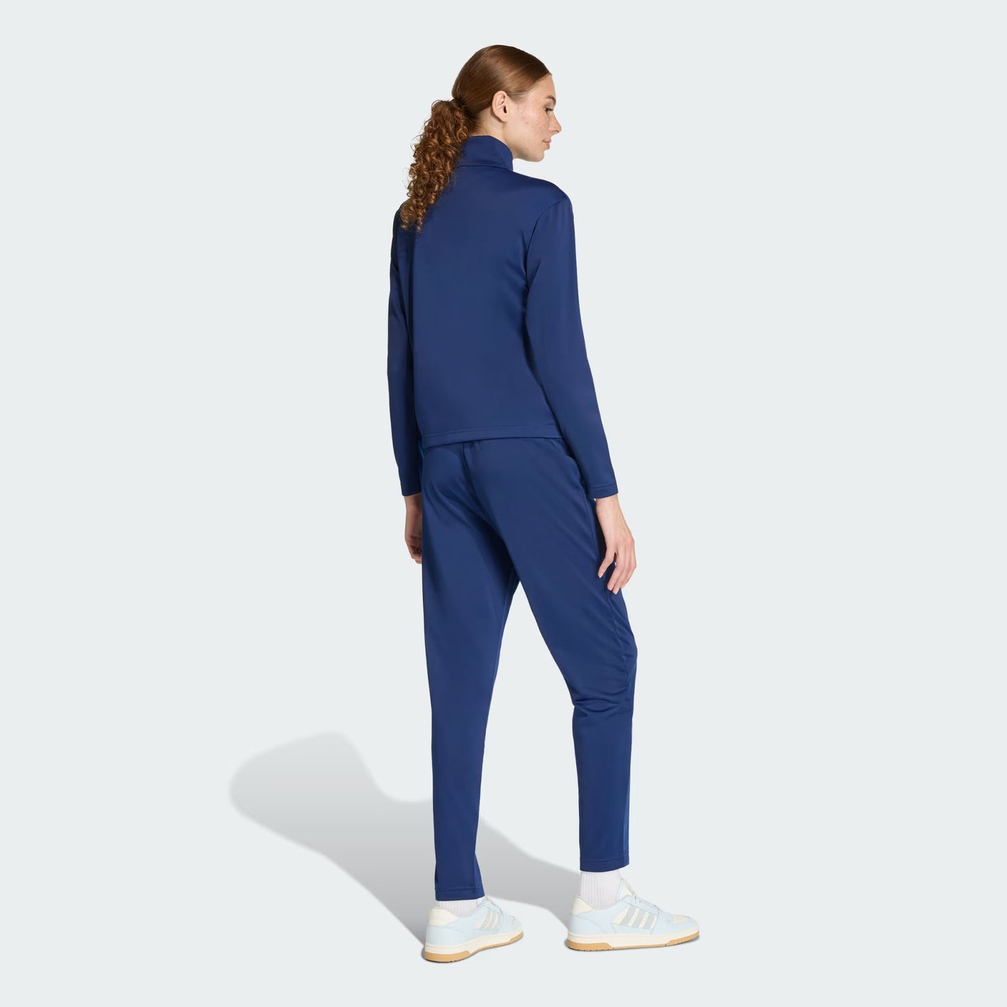 CONJUNTO ESSENTIALS BIG LINEAR DE TEJIDO TRICOT