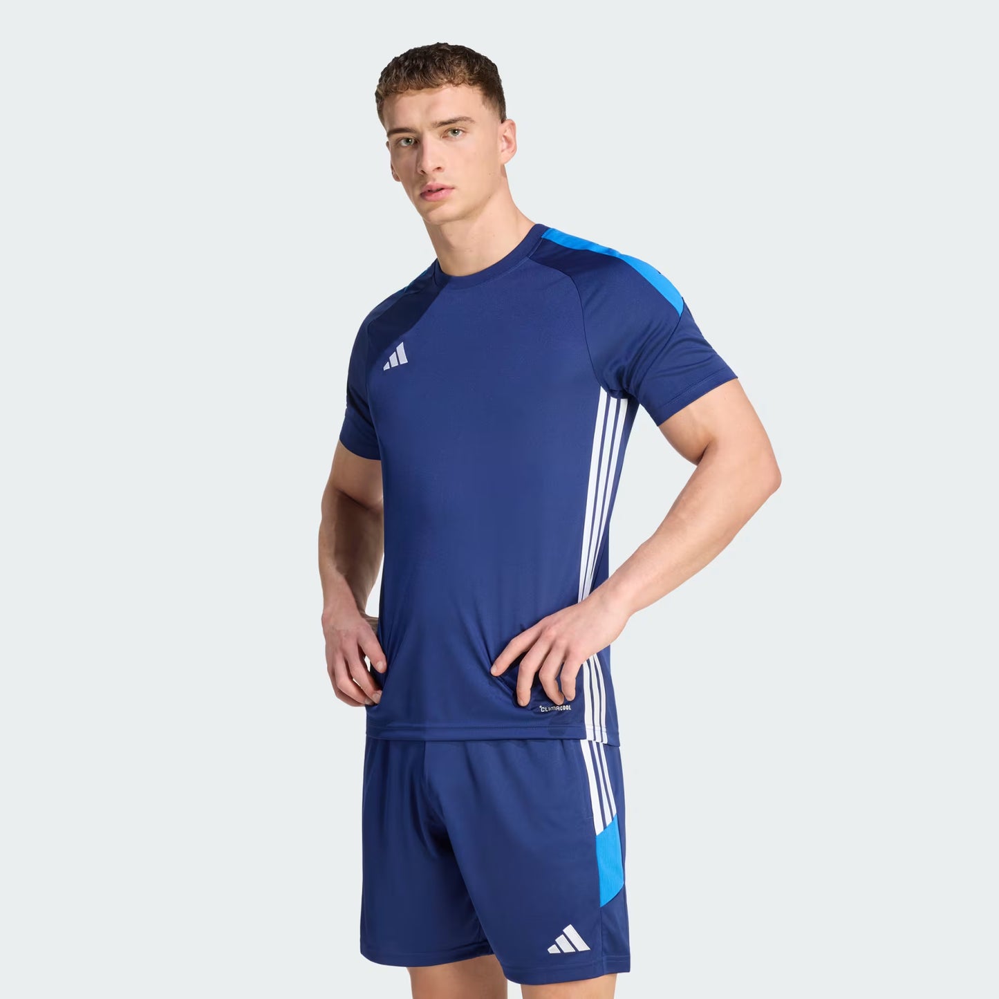 Camiseta Tiro 26 Essentials