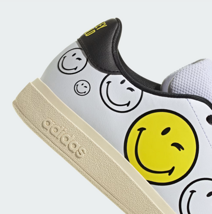 Zapatilla adidas x Smiley Advantage Base 2.0 Kids