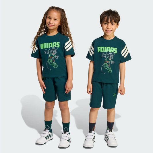 Conjunto de shorts y polo para niños