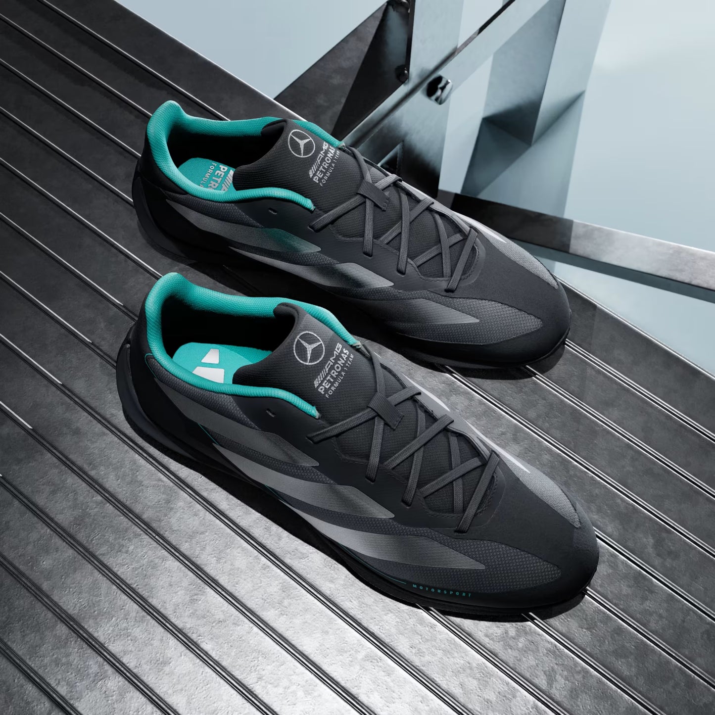 Zapatillas ADIDAS FEROZA BASE MERCEDES AMG PETRONAS F1 TEAM