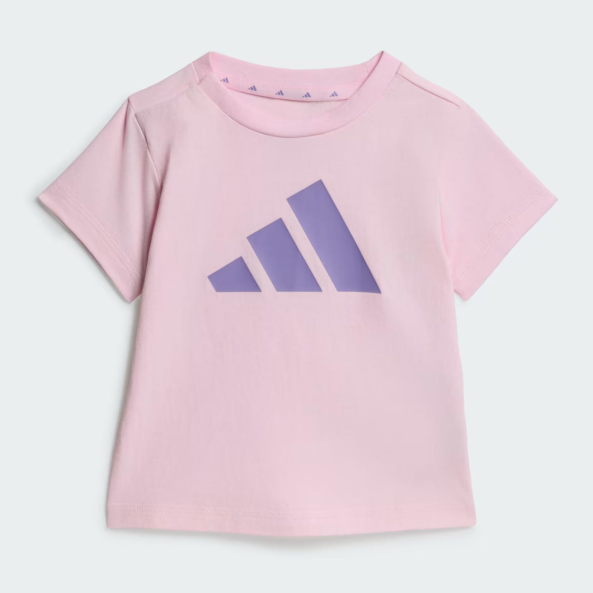 Conjunto de camisetas básicas