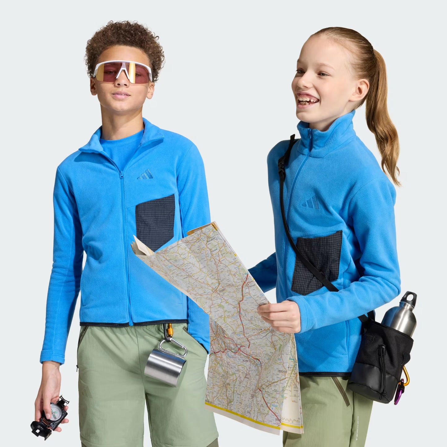 Polera Terrex Multi de Tela Fleece con Cierre para Niños